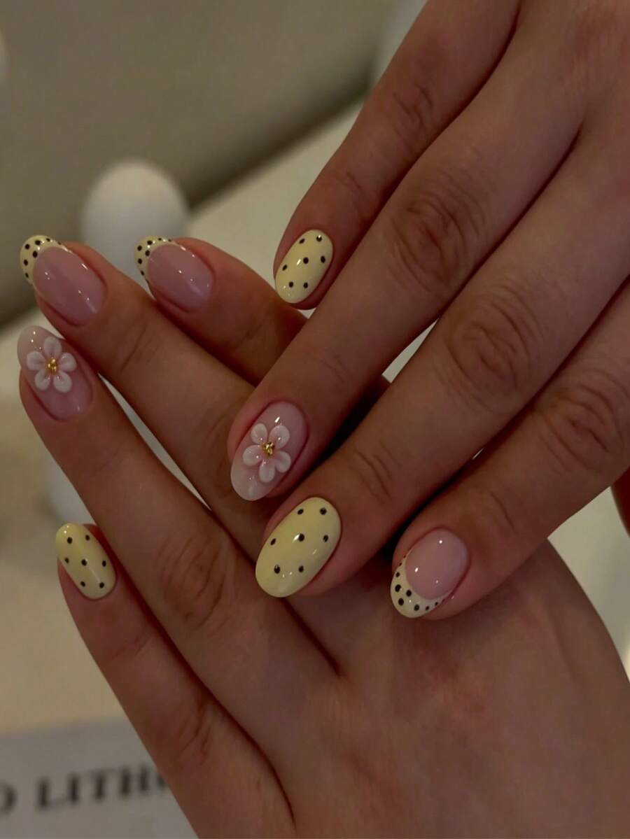 Nail Art Gold - 24pcs Oval 3D Glossy Minimalist Sweet