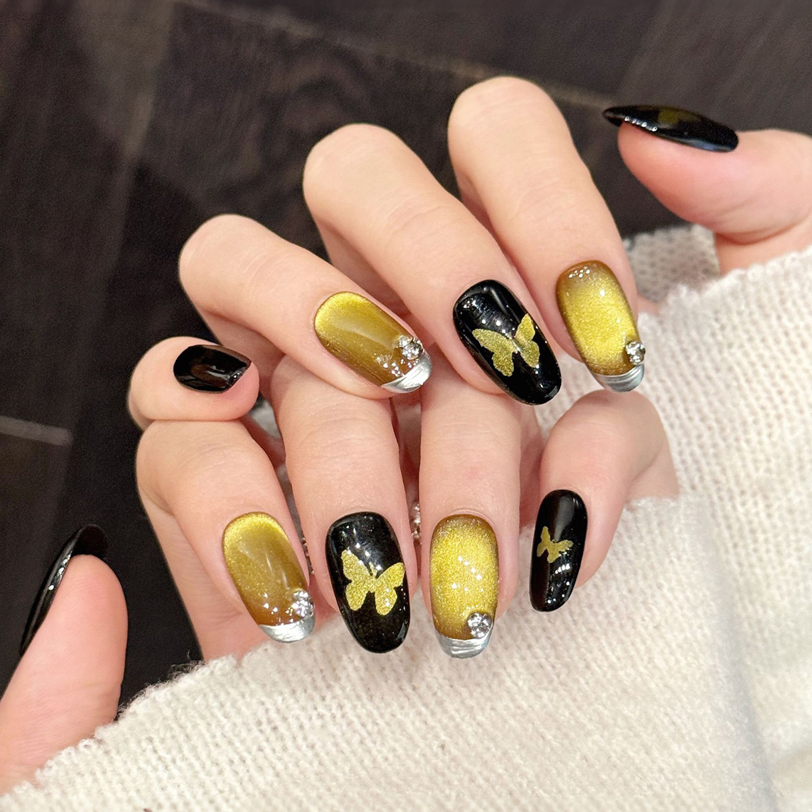 10Pcs Hand-made alse Nails wit – Nail Art Gold recenzja i cena