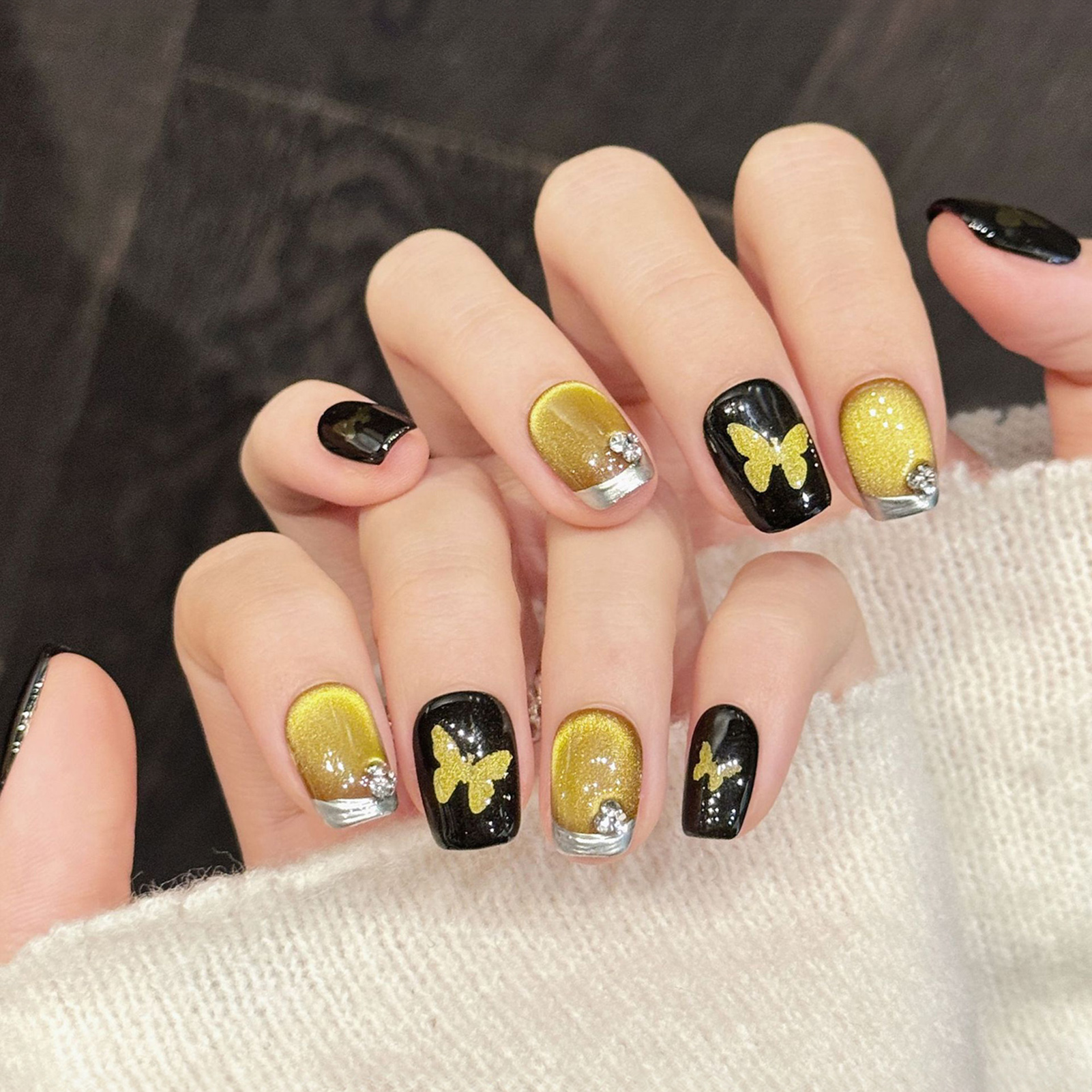 10Pcs Hand-made alse Nails wit – Nail Art Gold recenzja i cena