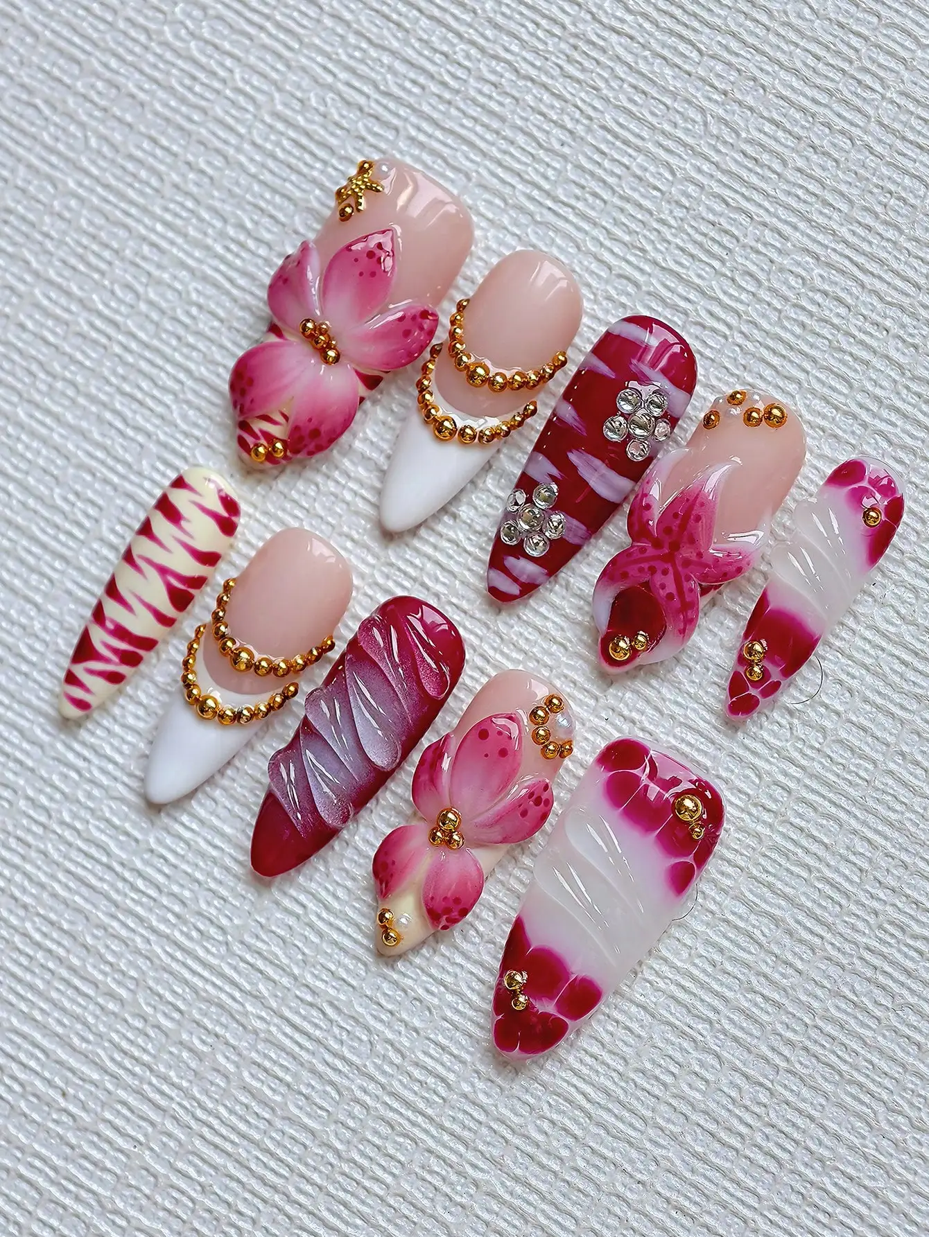 10pcs Y2K Elegant Almond-Shape – Nail Art Gold recenzja i cena
